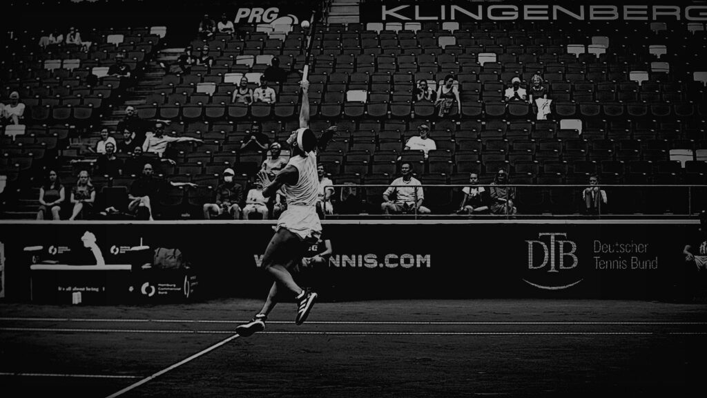 The last WTA accreditation I had was Hamburg 2021. Watch Andrea Petkovic doing what she always did best, namely reaching out for the unreachable.