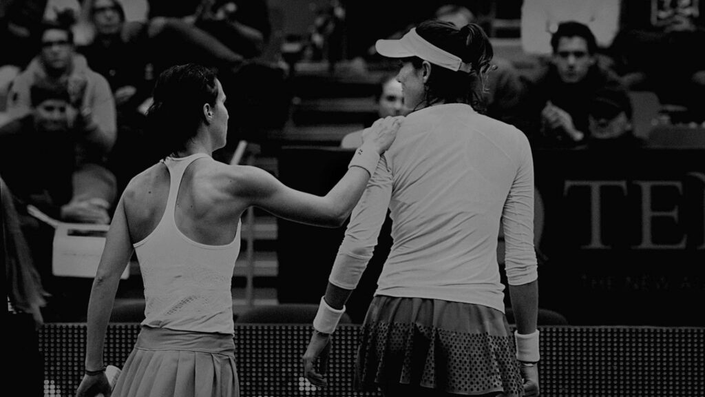 Viktorija Golubic consoling Garbine Muguruza after her injury retirement at the quarter final in Linz 2016.