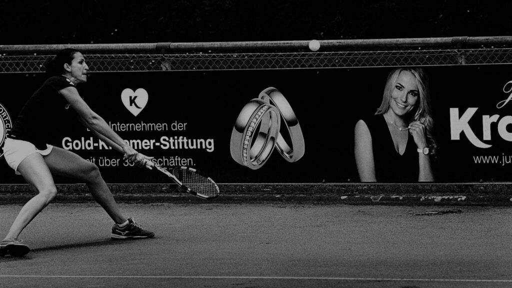 Cologne 2017 - "Money makes the world go round...". Player: Arantxa Parra Santonja